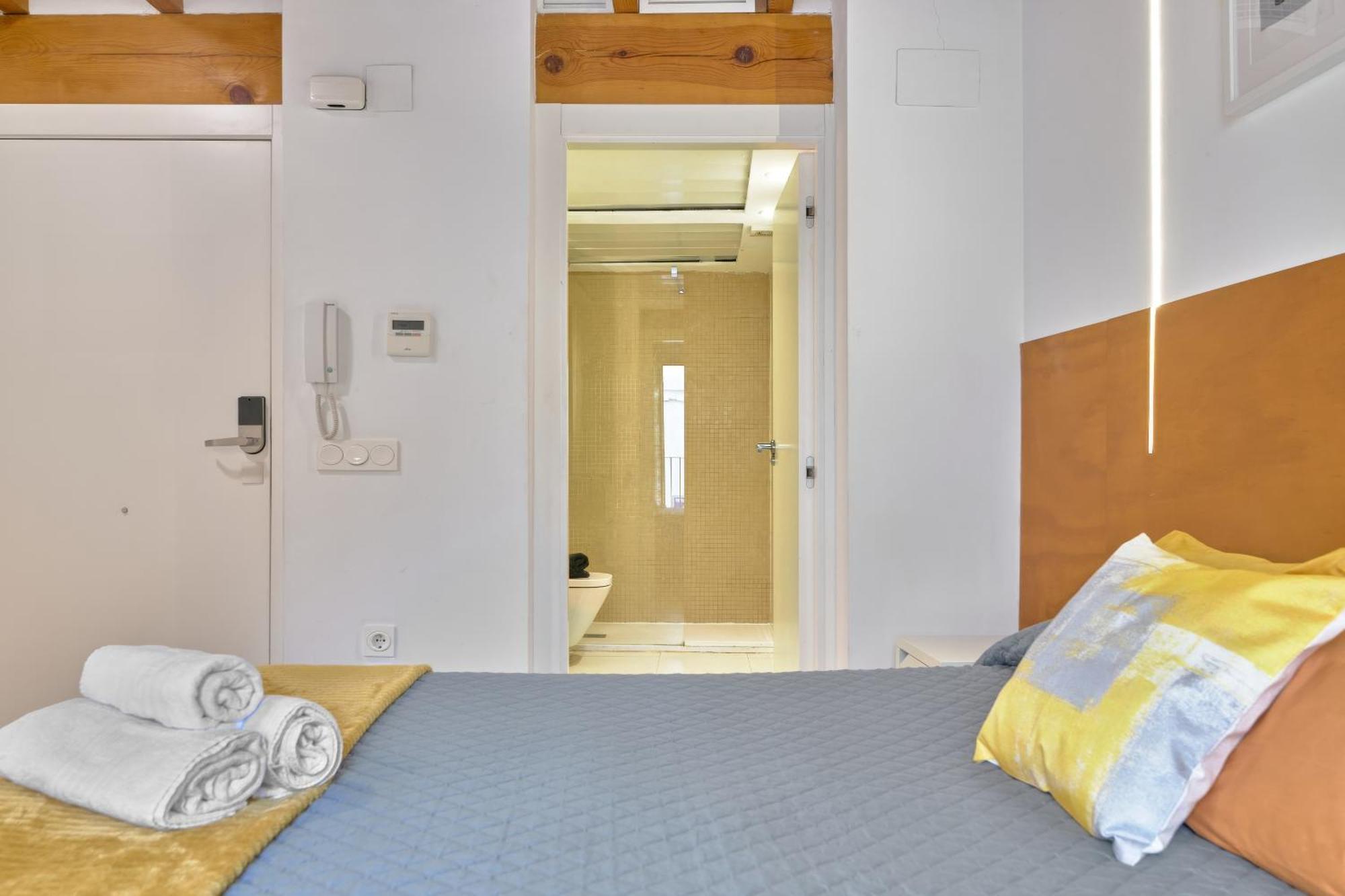 Apartamento De Diseno En La Plaza Del Carmen F1 Валенсия Экстерьер фото